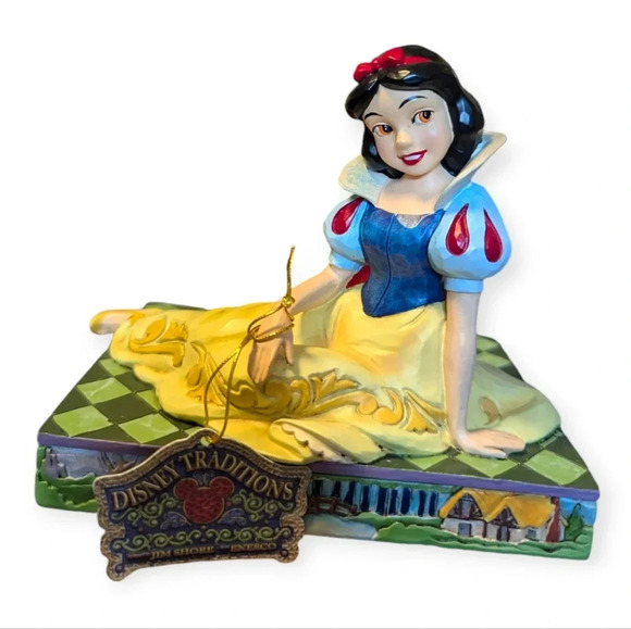 New In Box Disney Traditions Jim Shore Snow White A Tempting Offer Figurine - Picture 1 of 10
